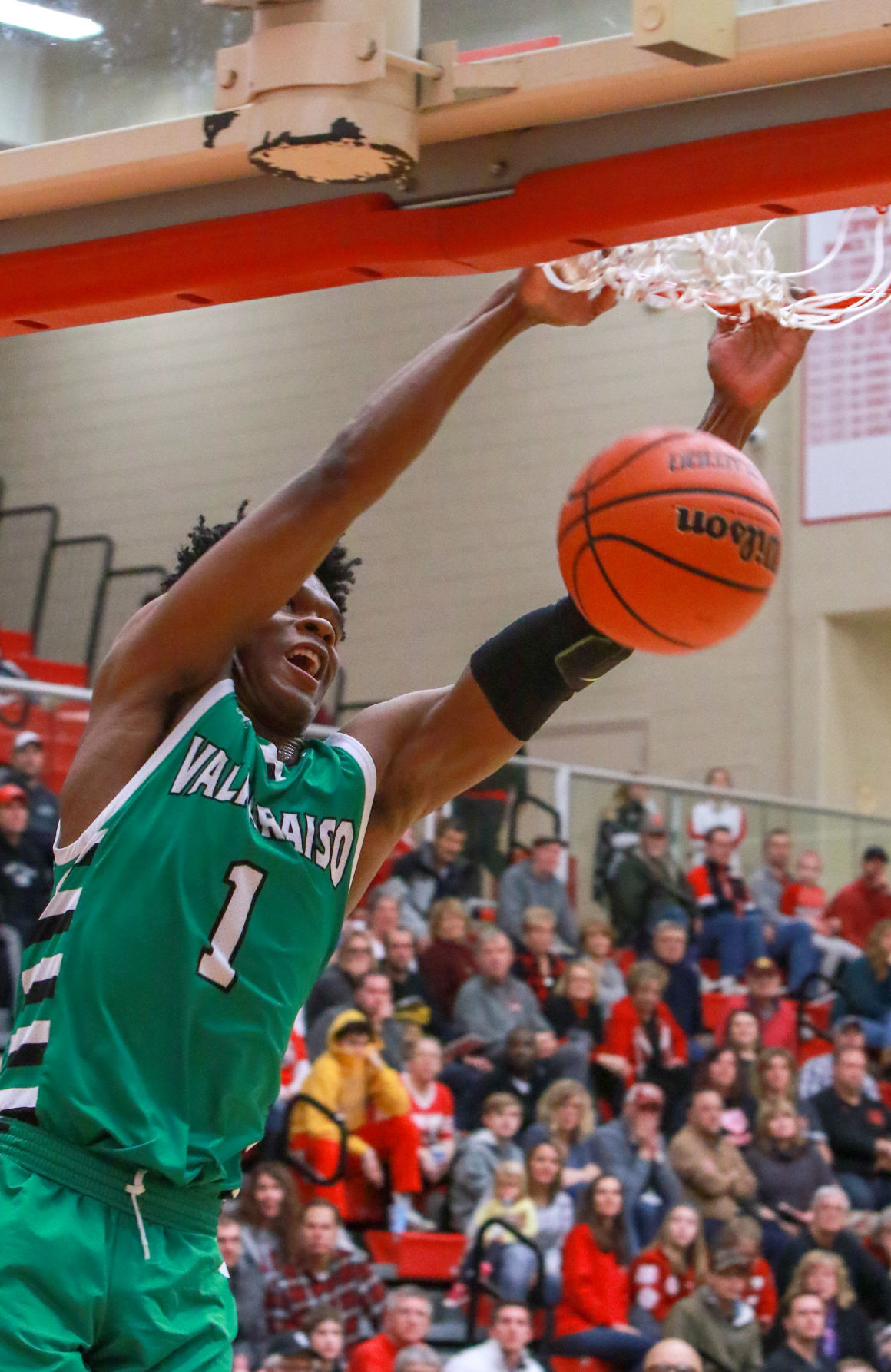 Boys basketball - Valparaiso at Crown Point